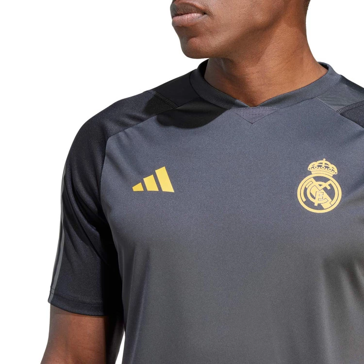 camiseta-adidas-real-madrid-cf-training-2023-2024-carbon-4