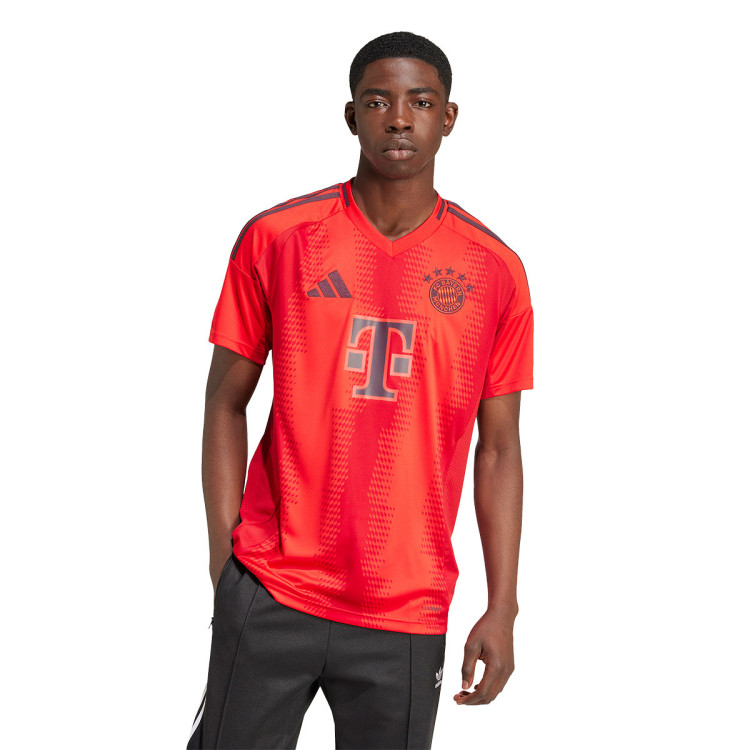 FC Bayern 2024-2025 W domu
