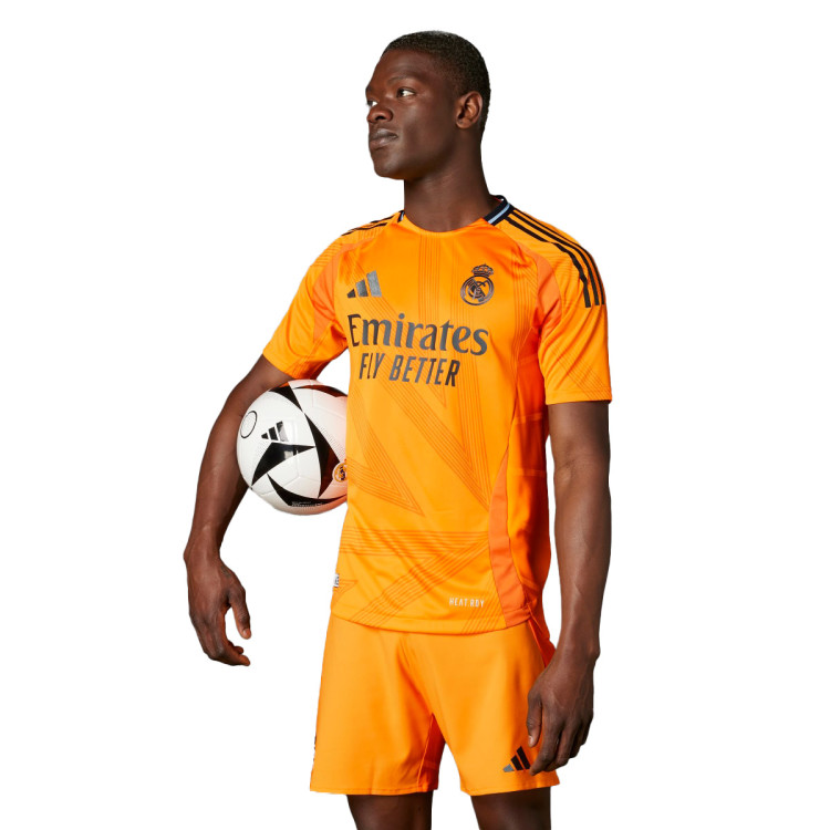 Real Madryt 2024-2025 Authentic na wyjeździe