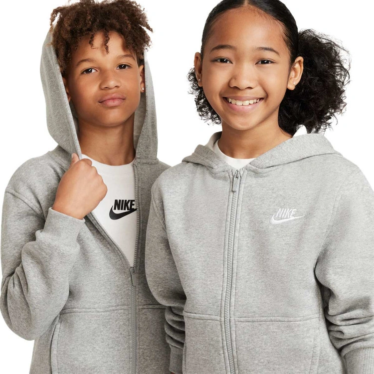 sudadera-nike-sportswear-club-fleece-nino-dk-grey-heather-base-grey-white-2