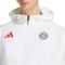 Kurtka adidas FC Bayern 2025-2026 przed meczem
