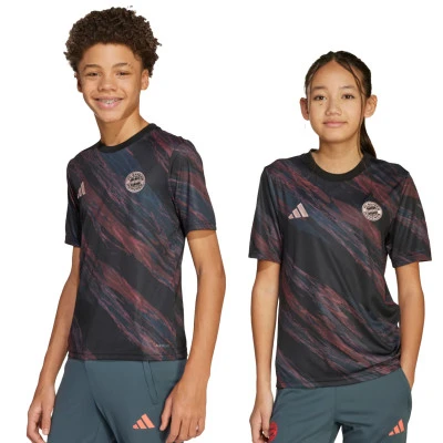 Koszulka FC Bayern dla Kids 2025-2026 przed meczem