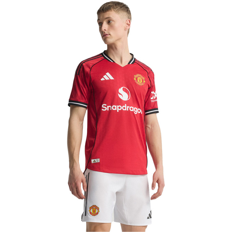 Manchester United Authentic 2025-2026 W domu