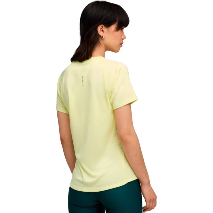 camiseta-puma-run-velocity-mujer-gold-moon-1