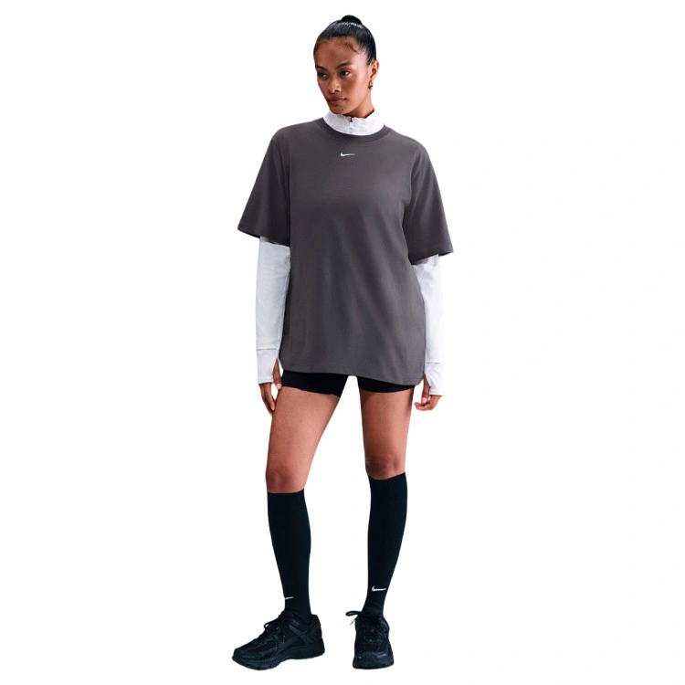 camiseta-nike-sportswear-essentials-lbr-mujer-thunder-grey-5