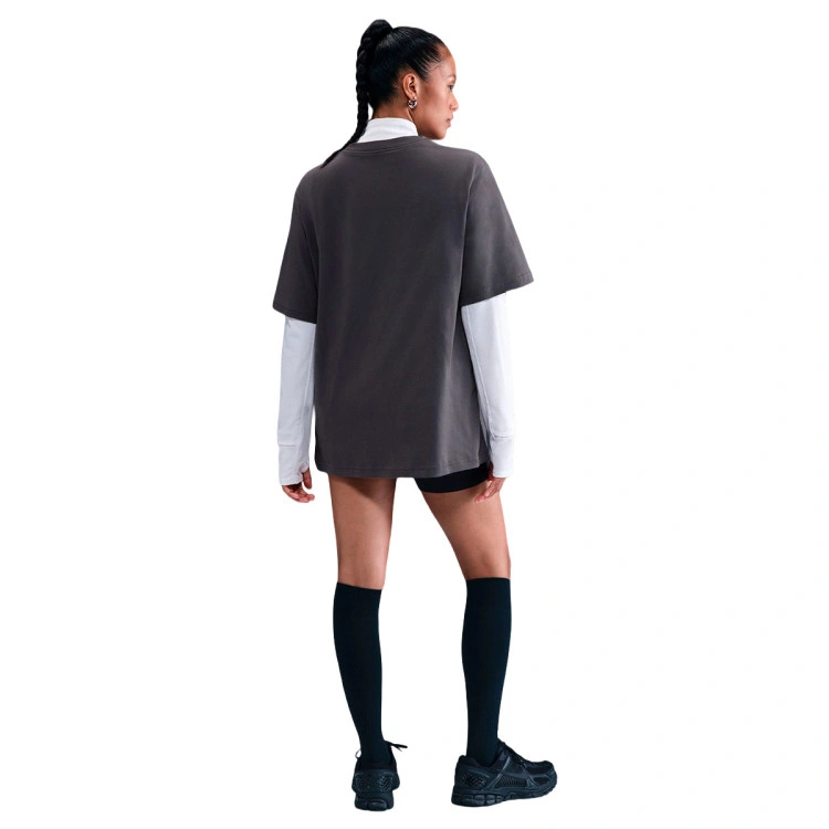 camiseta-nike-sportswear-essentials-lbr-mujer-thunder-grey-6