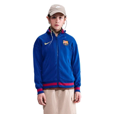 Kurtka Fc Barcelona 2025-2026 dla Kids przed meczem