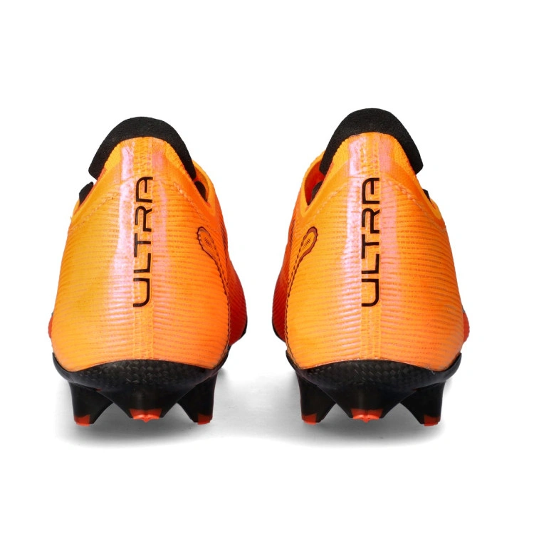 bota-puma-ultra-6-carbon-fg-heat-fire-black-glowing-red-4