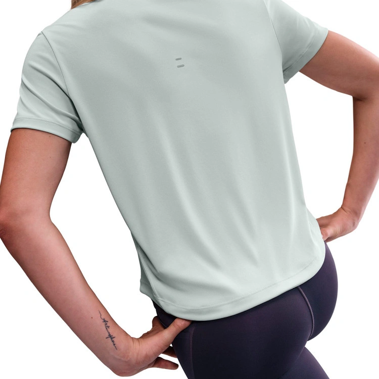 camiseta-nike-tempo-swoosh-mujer-light-silver-white-3