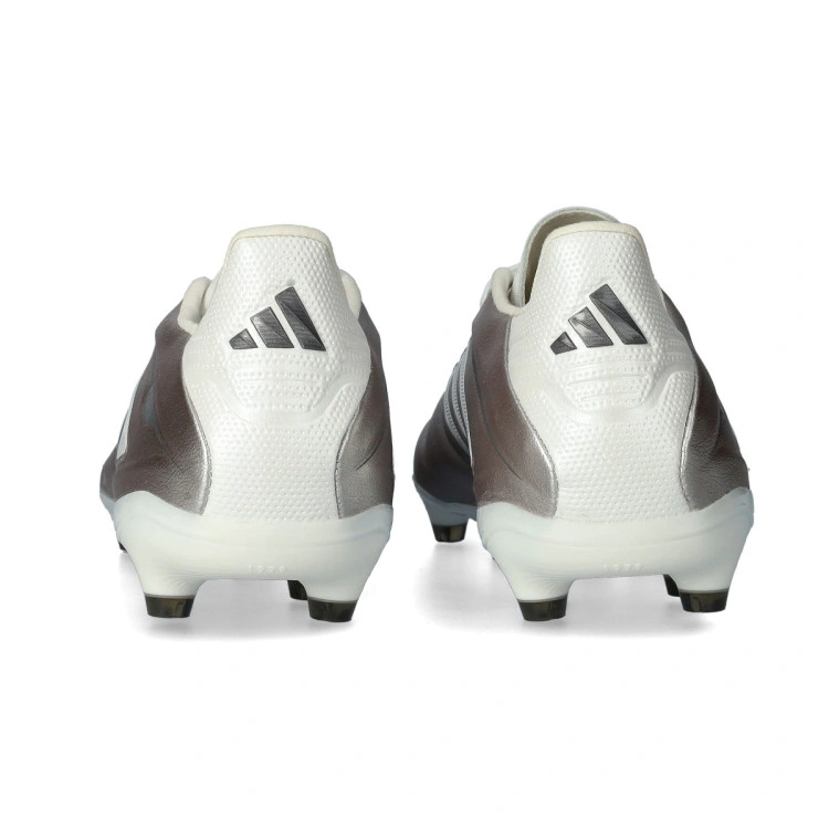bota-adidas-copa-pure-iv-pro-fg-plata-4