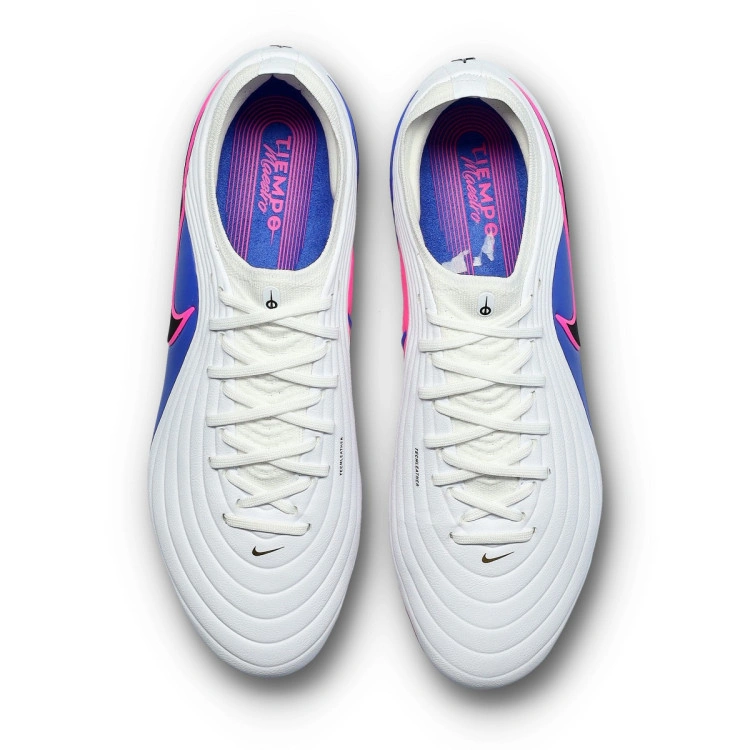 bota-nike-tiempo-maestro-elite-fg-white-black-racer-blue-pink-blast-5