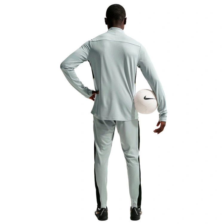 pantalon-largo-nike-dri-fit-academy-25-lt-smoke-grey-white-black-metallic-gold-4