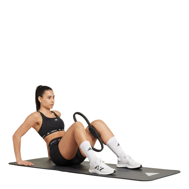 malla-corta-adidas-techfit-black-4