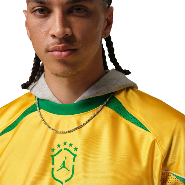 camiseta-nike-brasil-x-jordan-fanswear-mundial-2026-varsity-maize-lucky-green-2
