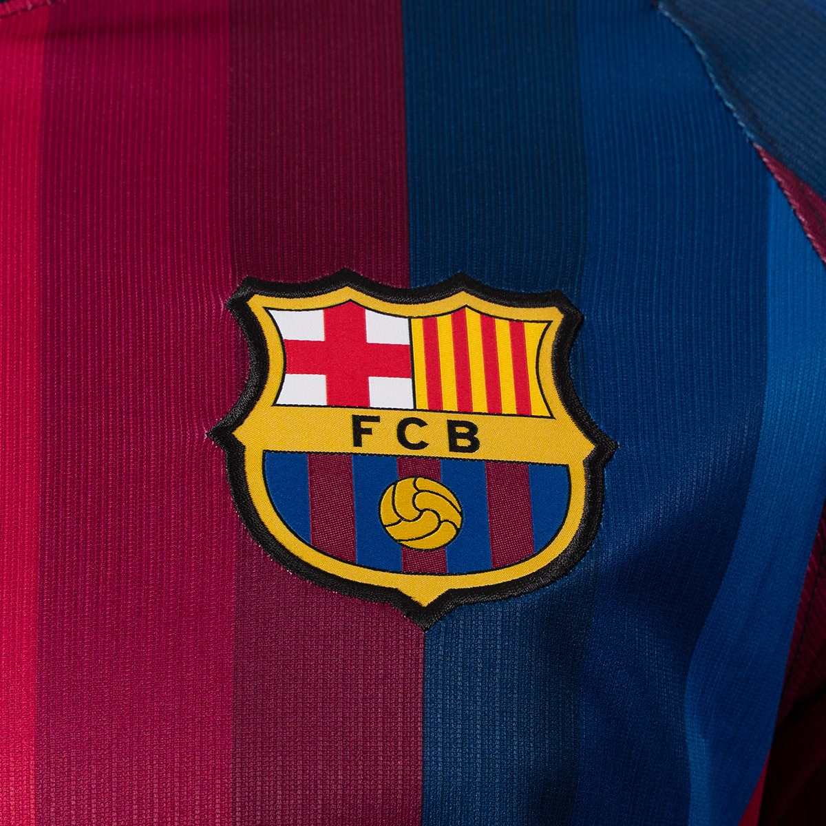 camiseta-nike-fc-barcelona-primera-equipacion-2026-2027-garnet-3