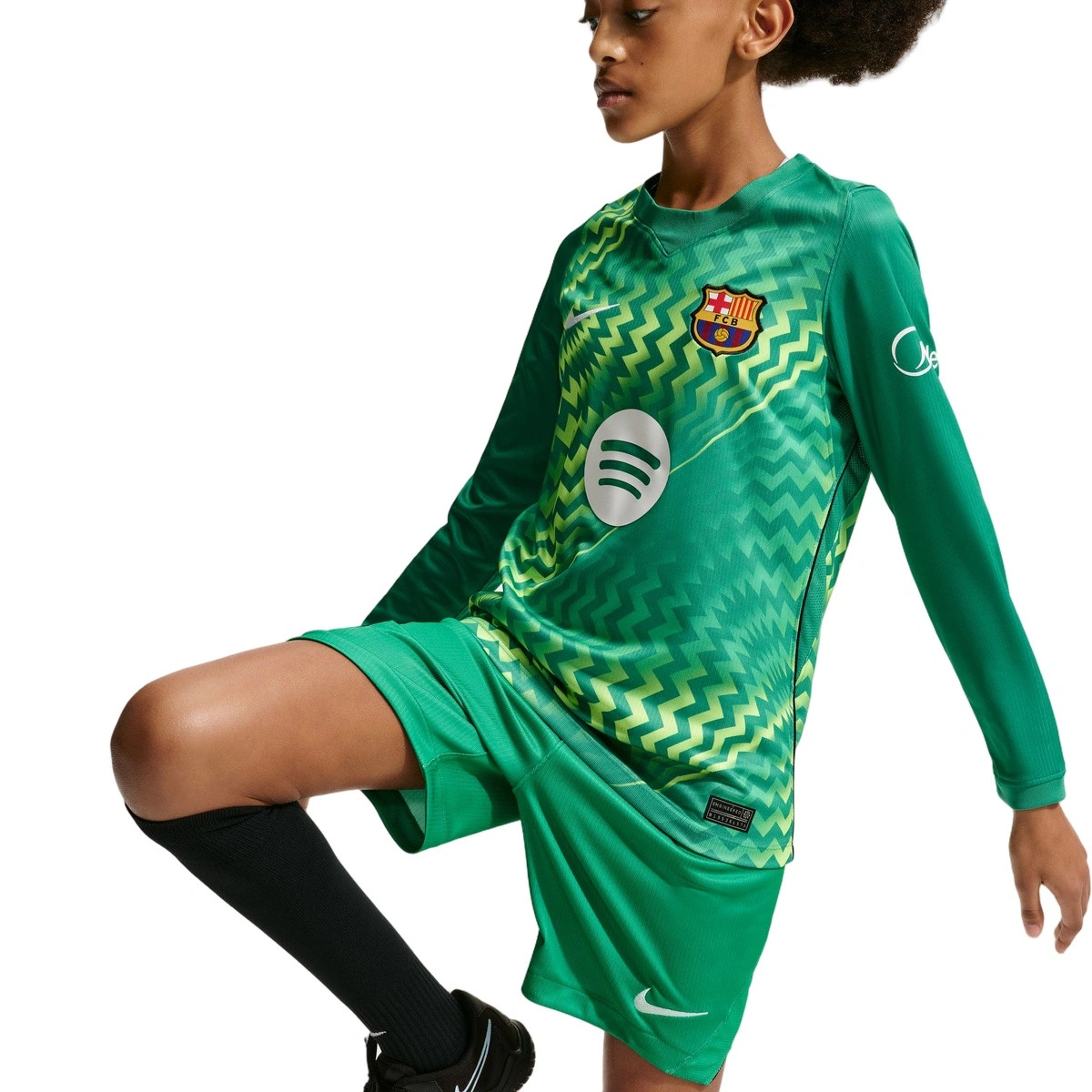 pantalon-corto-nike-fc-barcelona-primera-equipacion-portero-2026-2027-nino-green-3