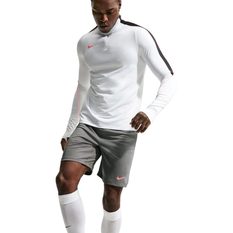 pantalon-corto-nike-strike-smoke-grey-black-hot-punch-hot-punch-2