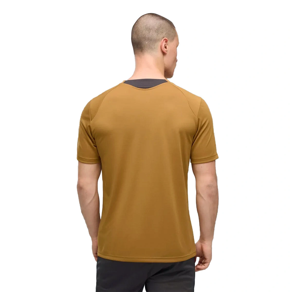 camiseta-puma-ac-milan-training-2026-2027-authentic-gold-1