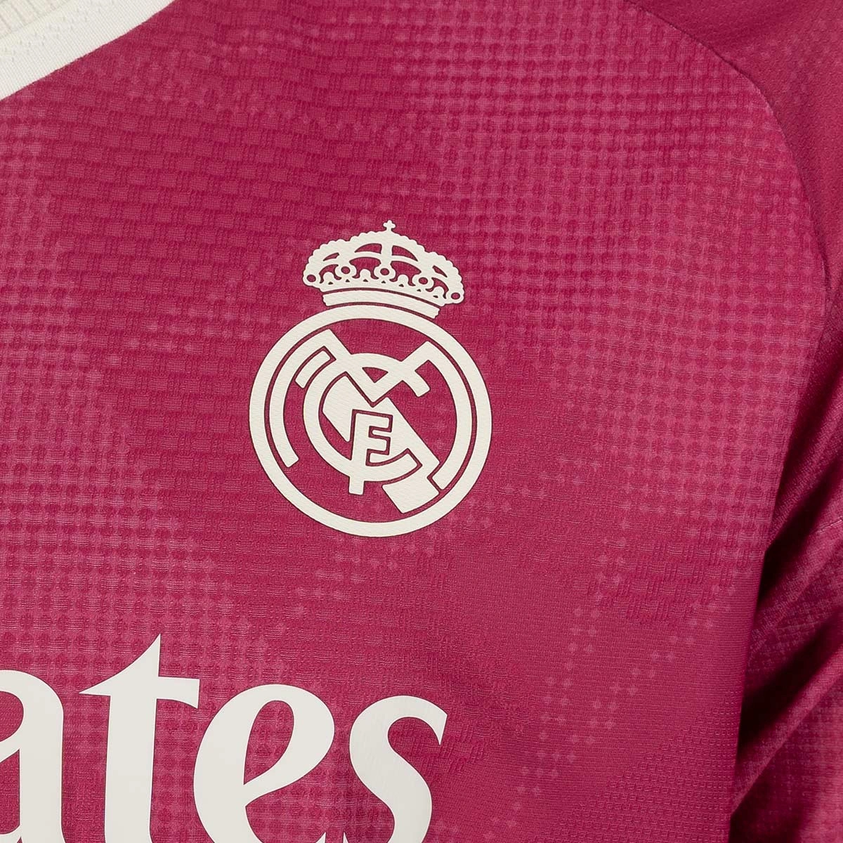 camiseta-adidas-real-madrid-tercera-equipacion-authentic-2026-2027-wild-pink-3