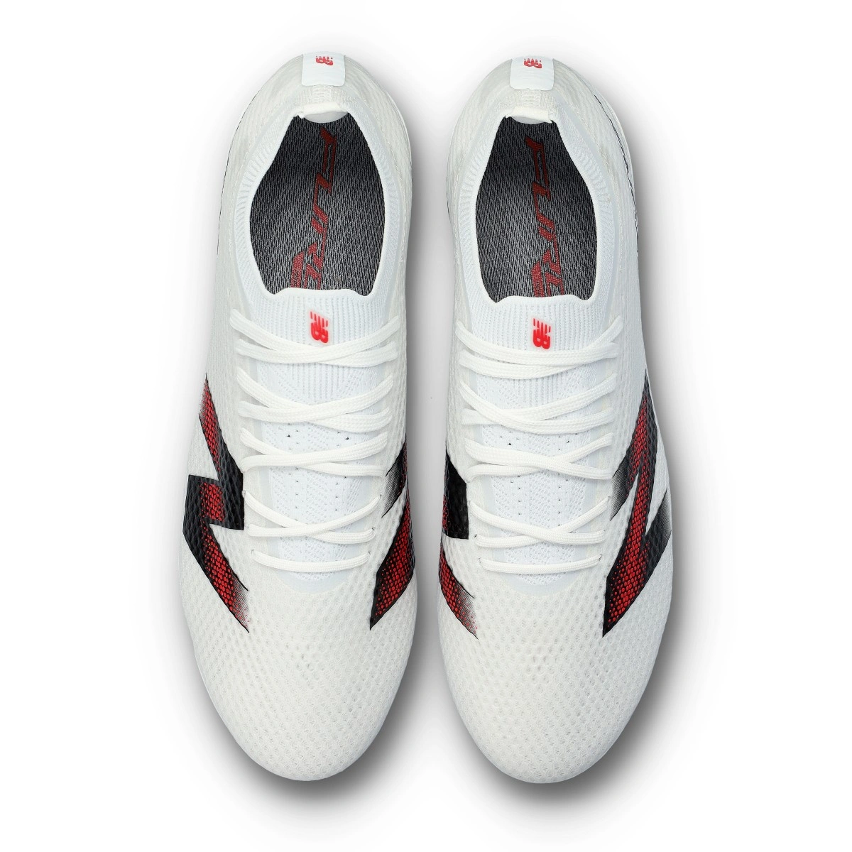 bota-new-balance-furon-elite-fg-v9-white-black-5