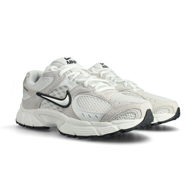 Sneakersy Nike V5 Rnr Mujer