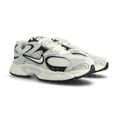 Sneakersy Nike V5 Rnr Mujer
