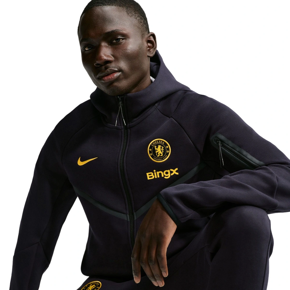 chaqueta-nike-chelsea-fc-fanswear-2026-2027-pitch-blue-midwest-gold-no-sponsor-2