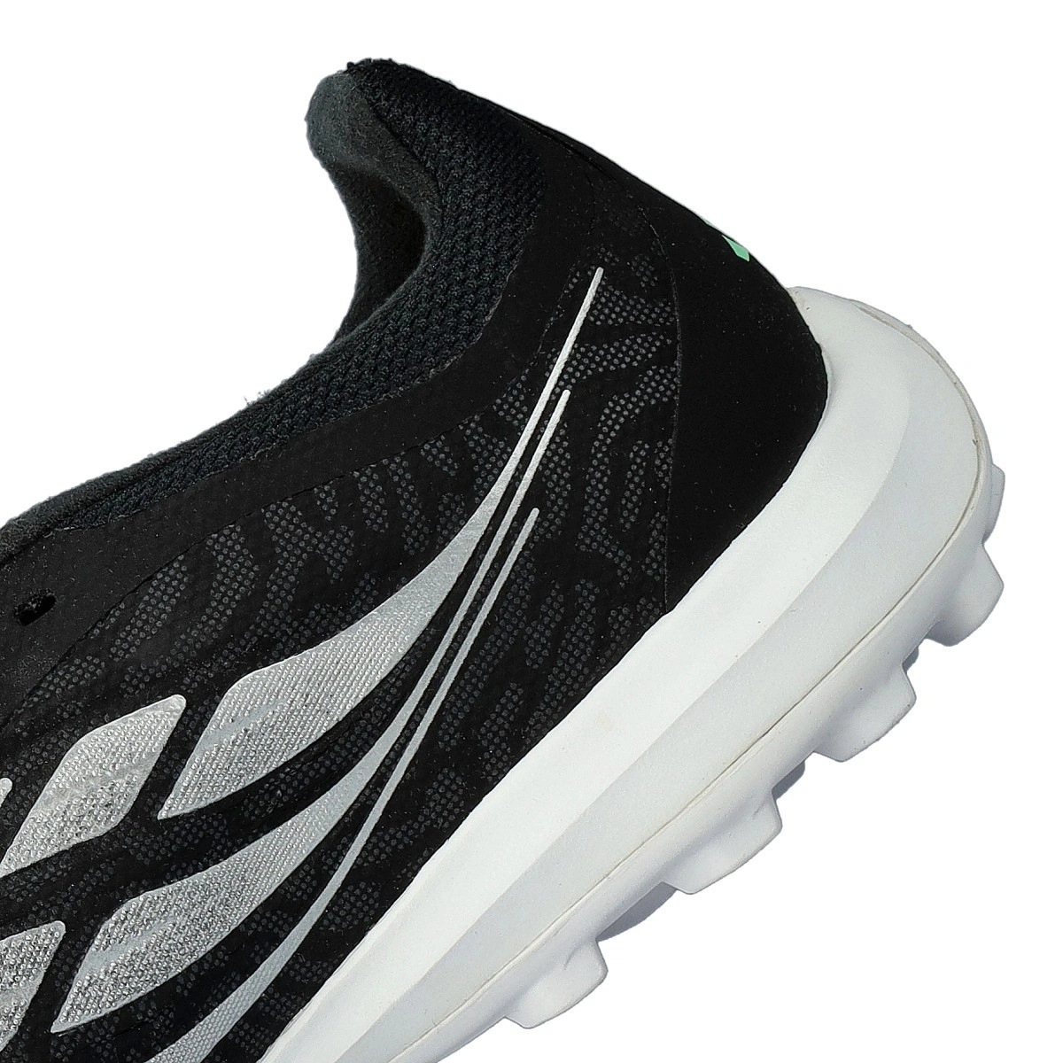 bota-adidas-predator-league-turf-negro-7