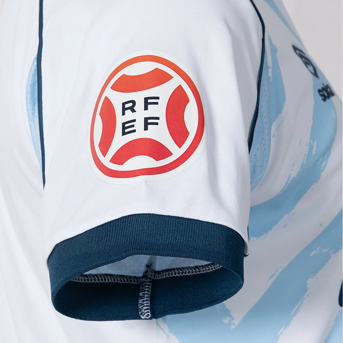 camiseta-soka-sd-huescatercera-equipacion-2026-2027-white-blue-6
