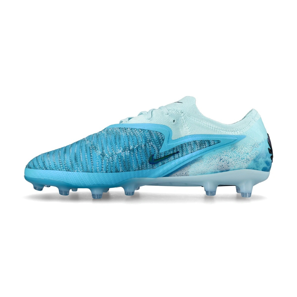bota-nike-phantom-6-low-elite-ag-pro-eh-baltic-blue-blue-eclipse-glacier-blue-2