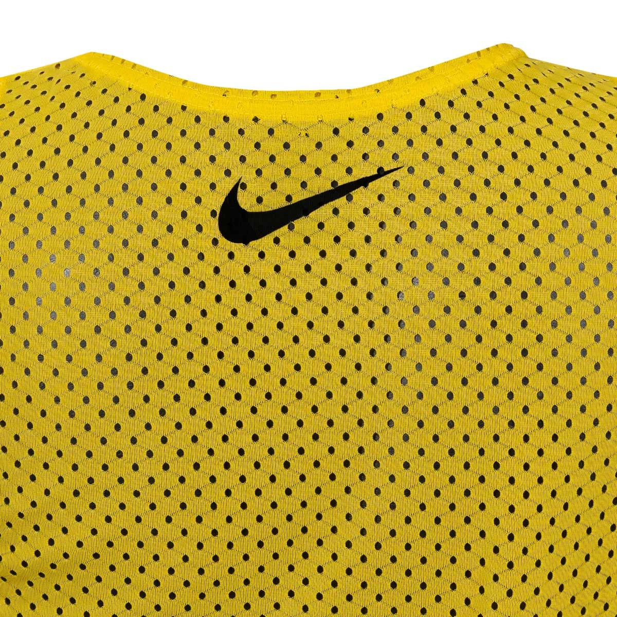 peto-nike-small-logo-crew-amarillo-4