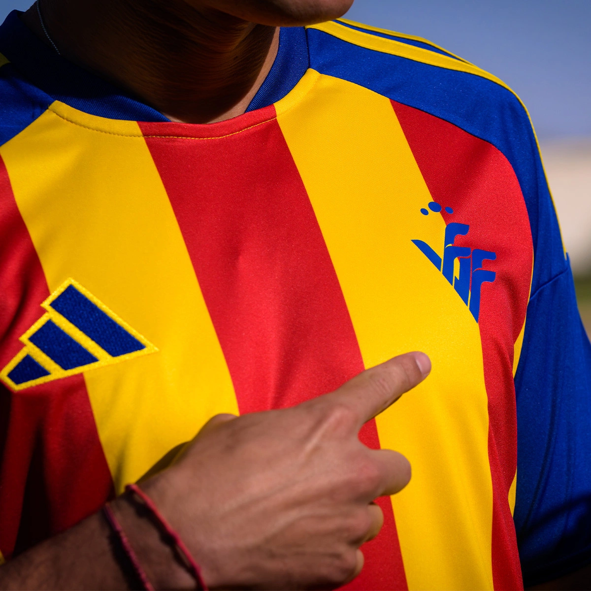 camiseta-adidas-2-equipacion-nino-ffcv-con-personalizacion-2026-2027-yellow-red-3