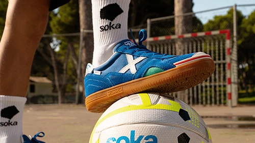 Buty futsalu