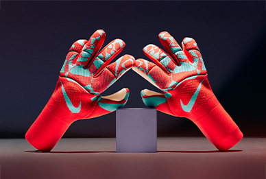 card Nike Mad Energy gloves pack